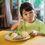 Tips Memilih Makanan Sehat untuk Pertumbuhan Tulang Anak